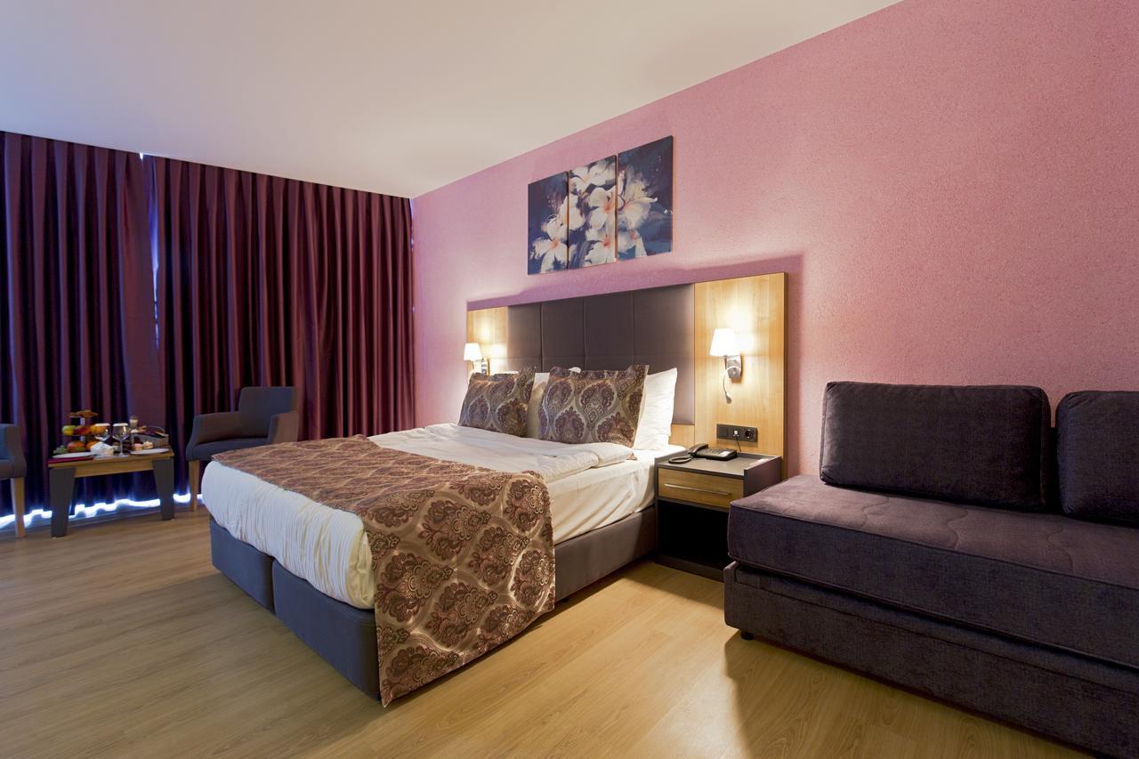 Euphoria Batumi Convention & Casino Hotel מראה חיצוני תמונה